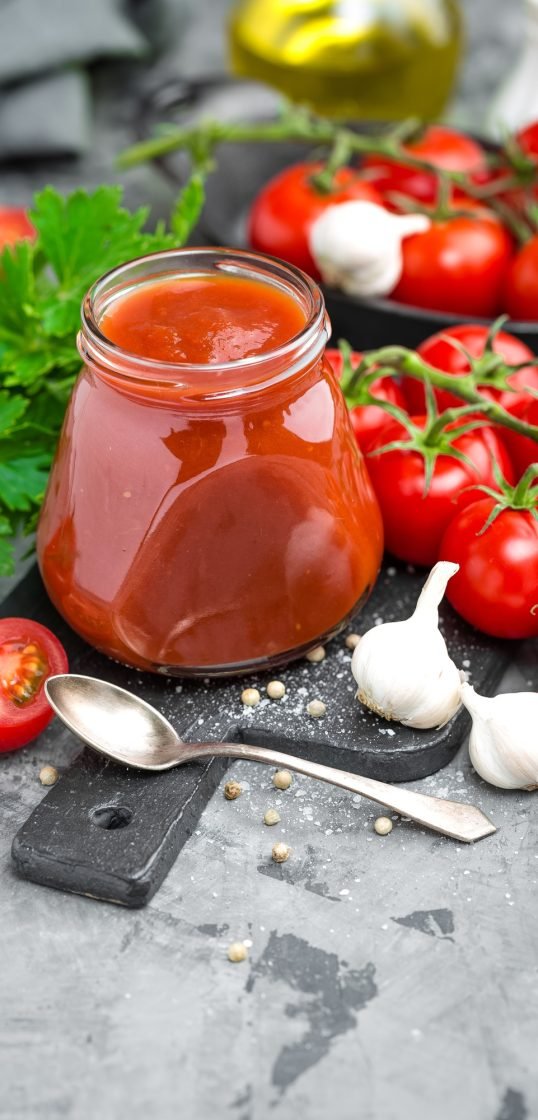 Tomato paste and fresh tomatoes, tomatos puree